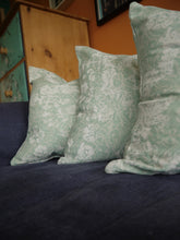 Load image into Gallery viewer, Blue Floral Couch Pillow Cover