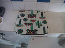Load image into Gallery viewer, Cactus Print Zippered Pouch