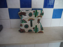 Load image into Gallery viewer, Cactus Print Zippered Pouch