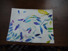 Load image into Gallery viewer, Bright Floral Rectangle Fabric Placemats