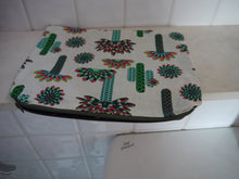 Load image into Gallery viewer, Cactus Print Zippered Pouch