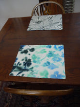 Load image into Gallery viewer, Double Sided Reversable Rectangle Fabric Placemats