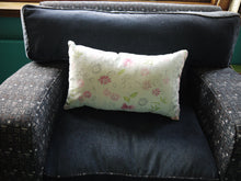 Load image into Gallery viewer, Floral Couch Pillow