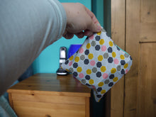 Load image into Gallery viewer, Honeycomb Print Zippered Pouches
