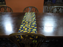 Load image into Gallery viewer, Banana Print Table runners
