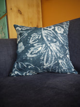 Load image into Gallery viewer, Blue and Beige Double Print Couch Pillow Cover