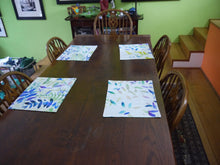 Load image into Gallery viewer, Bright Floral Rectangle Fabric Placemats
