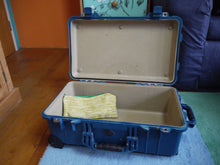 Load image into Gallery viewer, Green and White Zippered Pouch