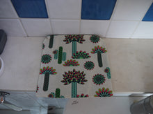 Load image into Gallery viewer, Cactus Print Zippered Pouch