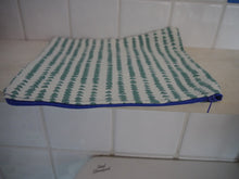 Load image into Gallery viewer, Arrow Head Print Zippered Pouch