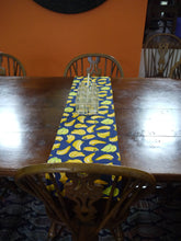 Load image into Gallery viewer, Banana Print Table runners