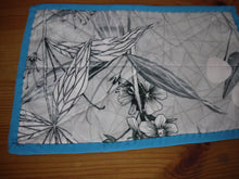 Load image into Gallery viewer, White and Grey Floral Pot Holder with Blue Trim