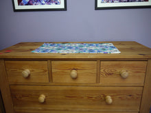 Load image into Gallery viewer, Bright leaf and Feather Print Table Runner