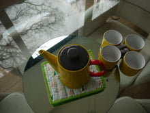 Load image into Gallery viewer, Triangle print Pot holder