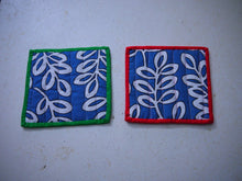 Load image into Gallery viewer, White Floal Pot Holders with Trim