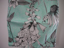 Load image into Gallery viewer, Floral Canvas bag