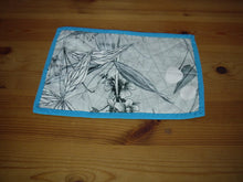 Load image into Gallery viewer, White and Grey Floral Print Pot Holder with Blue Trim
