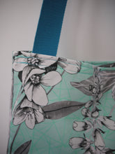 Load image into Gallery viewer, Floral Print Canvas bag with Zippered pouch
